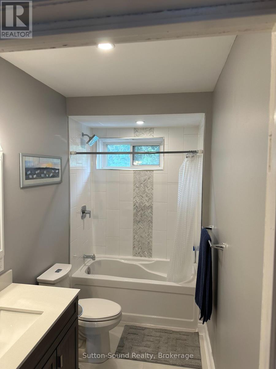 353 6th Street E, Owen Sound, Ontario  N4K 1G1 - Photo 8 - X12144171