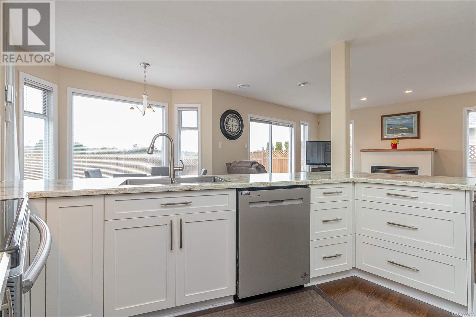 Property at 639 Eagle Tree Close image 3