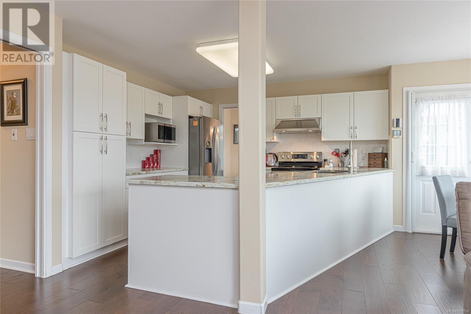 Property at 639 Eagle Tree Close image 5
