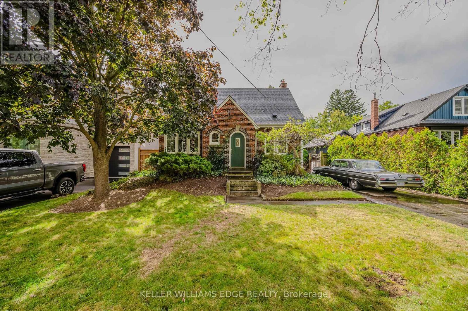 978 North Shore Boulevard W, Burlington, Ontario  L7T 1B1 - Photo 2 - W12143978