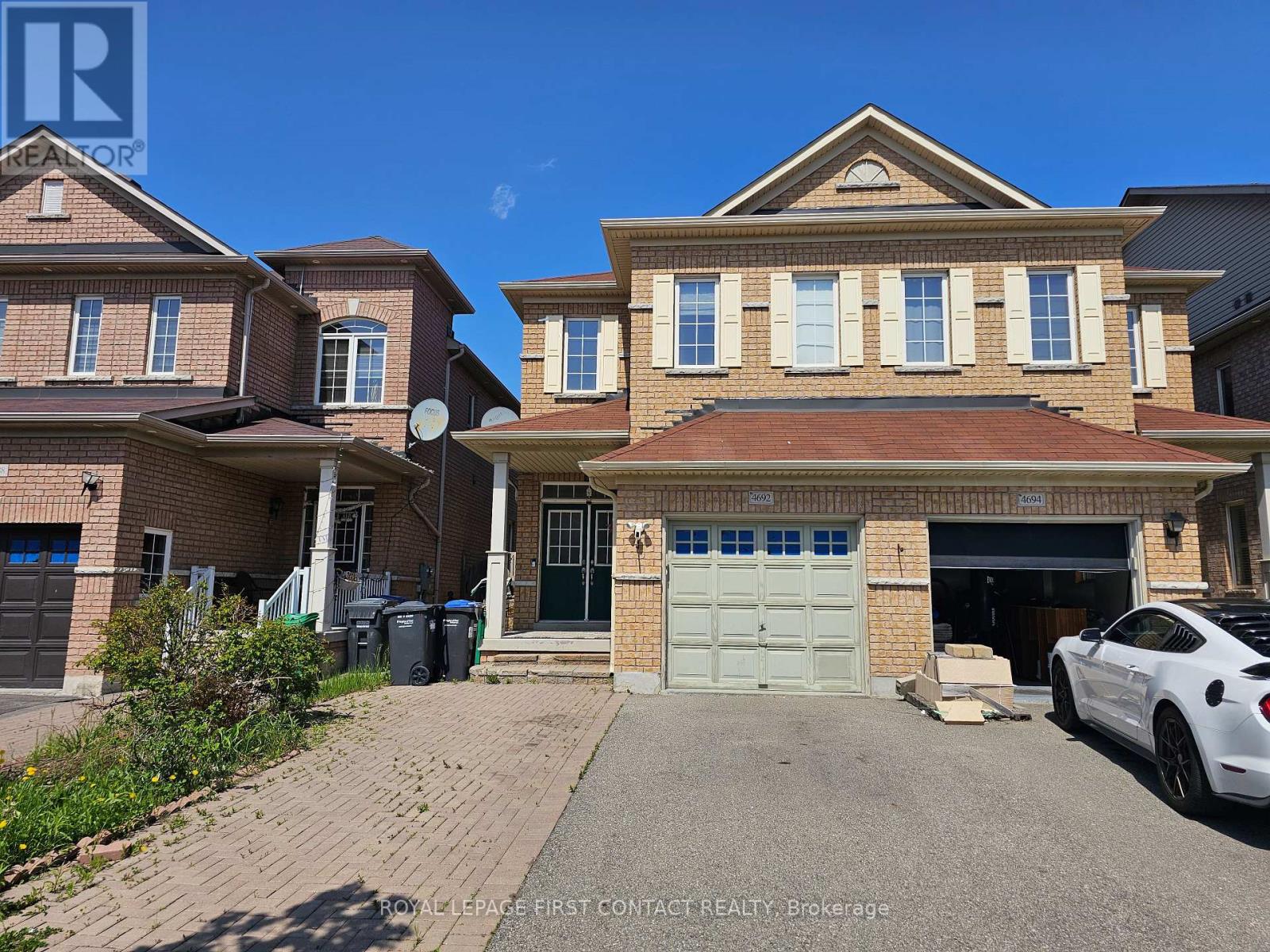 4692 Centretown Way, Mississauga, Ontario  L5R 0C9 - Photo 1 - W12143991