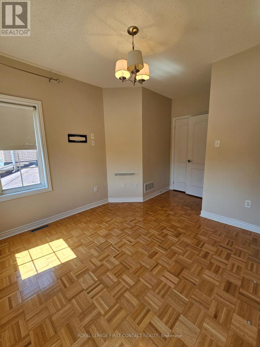 4692 Centretown Way, Mississauga, Ontario  L5R 0C9 - Photo 15 - W12143991