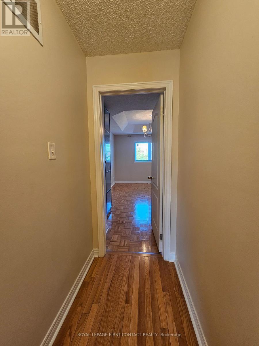 4692 Centretown Way, Mississauga, Ontario  L5R 0C9 - Photo 24 - W12143991