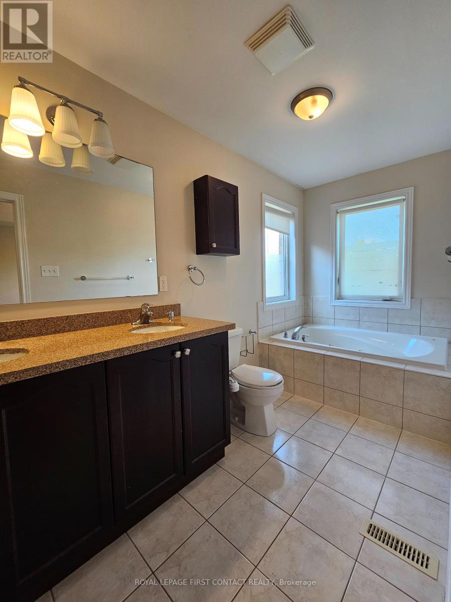 4692 Centretown Way, Mississauga, Ontario  L5R 0C9 - Photo 28 - W12143991