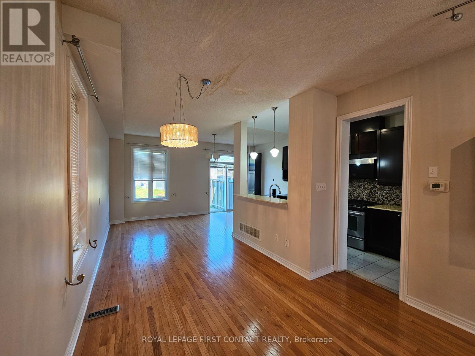4692 Centretown Way, Mississauga, Ontario  L5R 0C9 - Photo 7 - W12143991