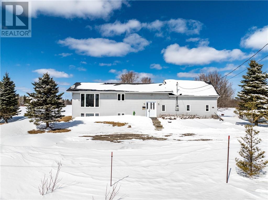 200 Lavallee Road, Chelmsford, Ontario  P0M 1L0 - Photo 1 - 2120997