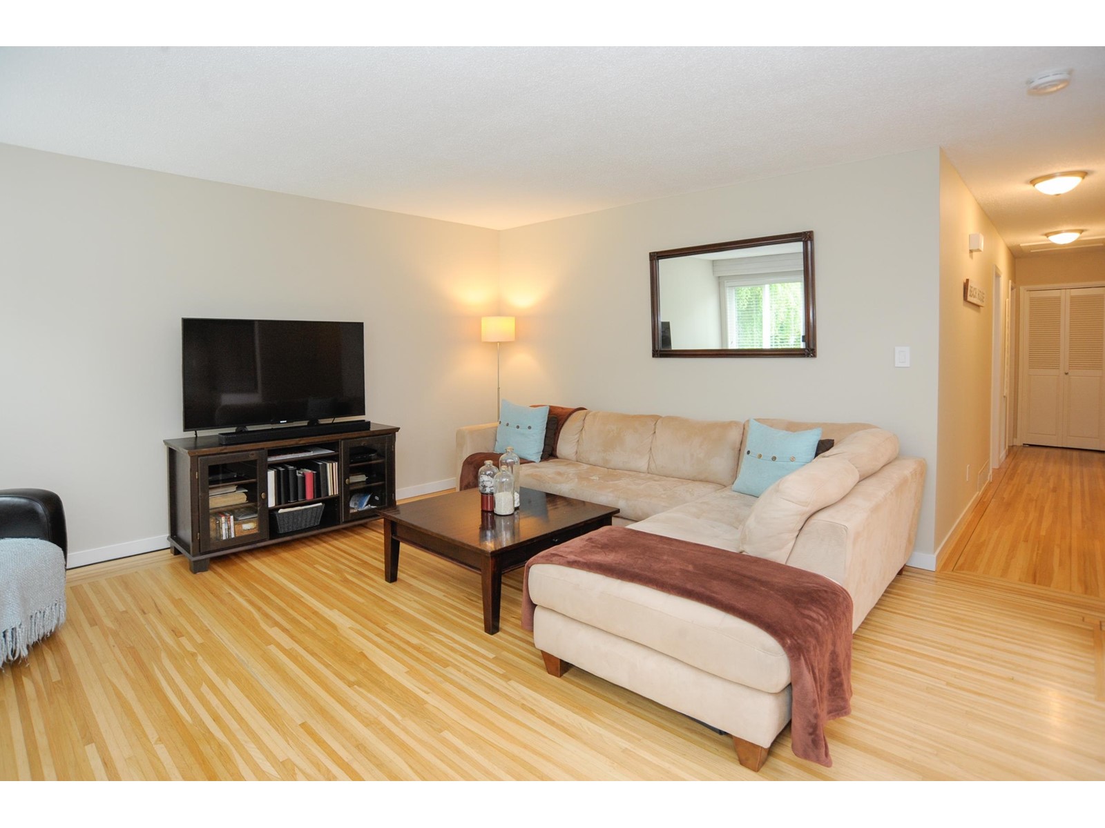 Property at 1388 128 STREET image 4