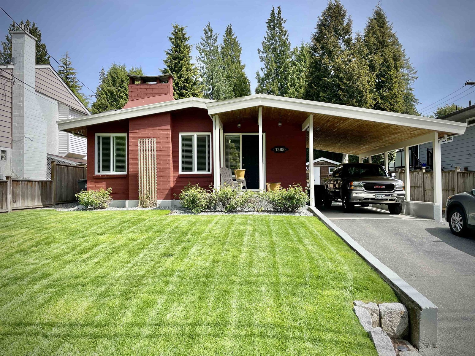 Property at 1388 128 STREET image 1