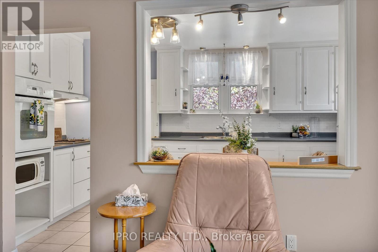 540 Mccannan Avenue, Peterborough Central, Ontario  K9J 4J6 - Photo 11 - X12143955