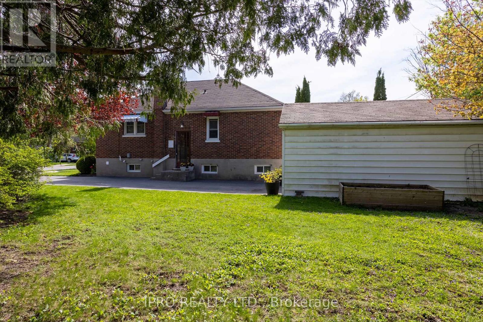 540 Mccannan Avenue, Peterborough Central, Ontario  K9J 4J6 - Photo 28 - X12143955