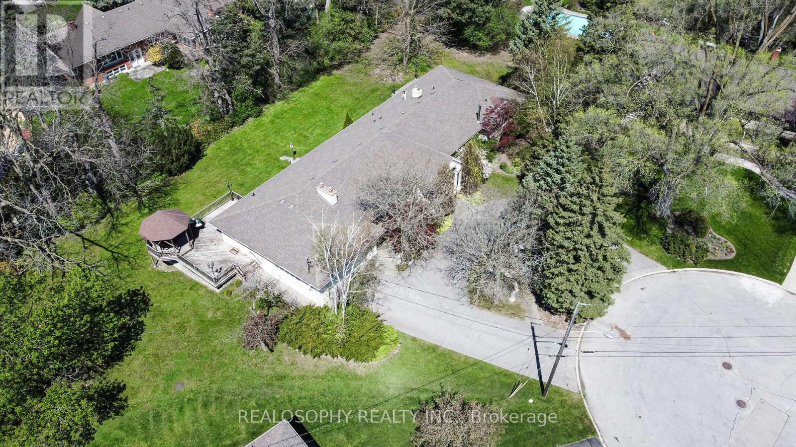Property at 7 PURLING PLACE image 2