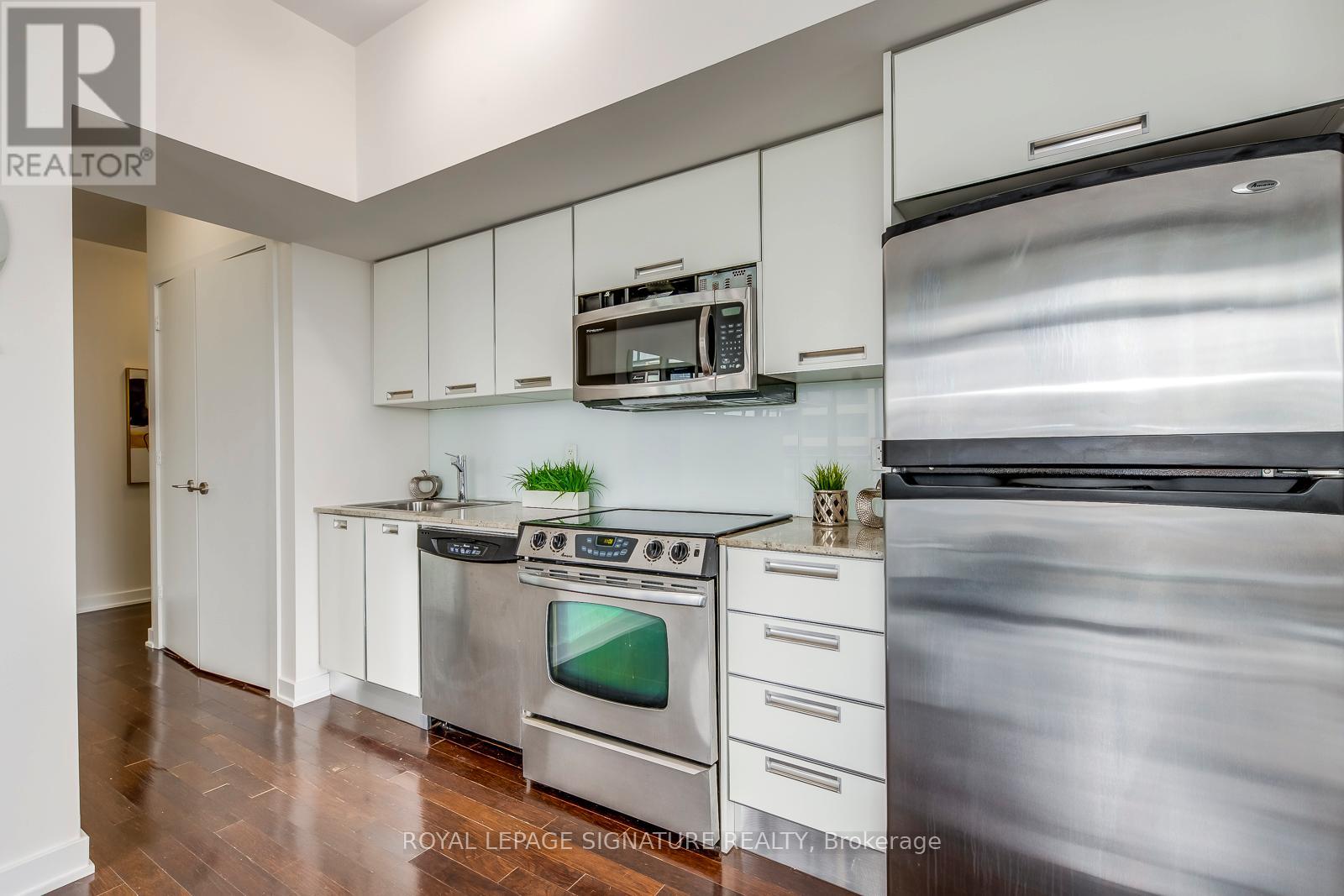 2009 - 33 Charles Street E, Toronto, Ontario  M4Y 1R9 - Photo 14 - C12144126