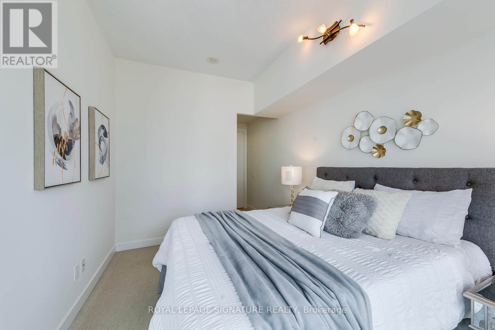 2009 - 33 Charles Street E, Toronto, Ontario  M4Y 1R9 - Photo 19 - C12144126