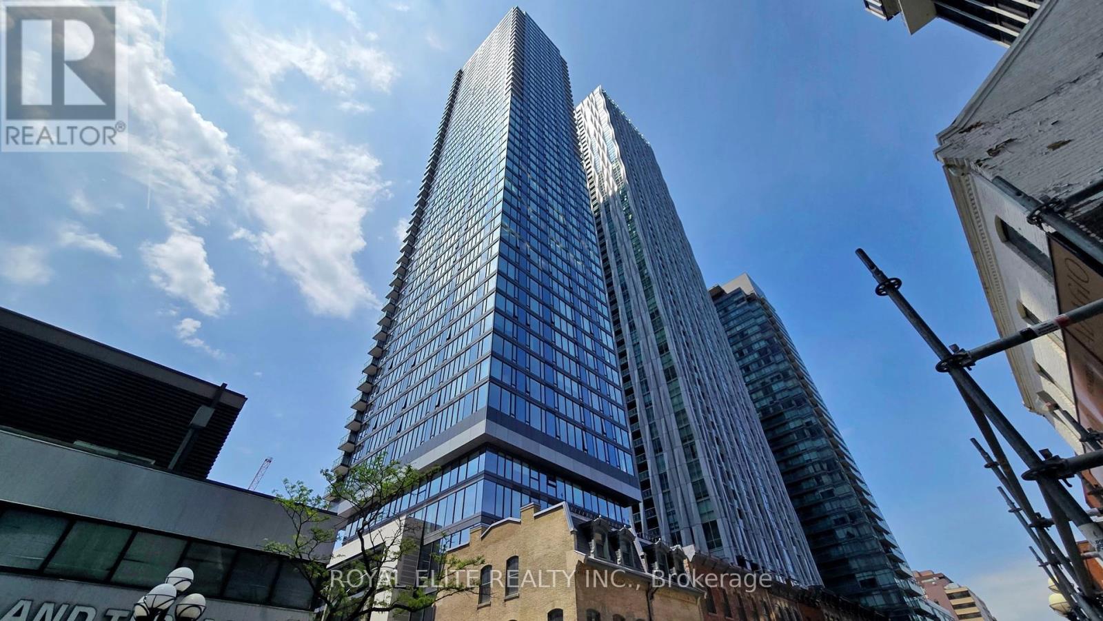 809 - 8 CUMBERLAND STREET, Toronto, Ontario