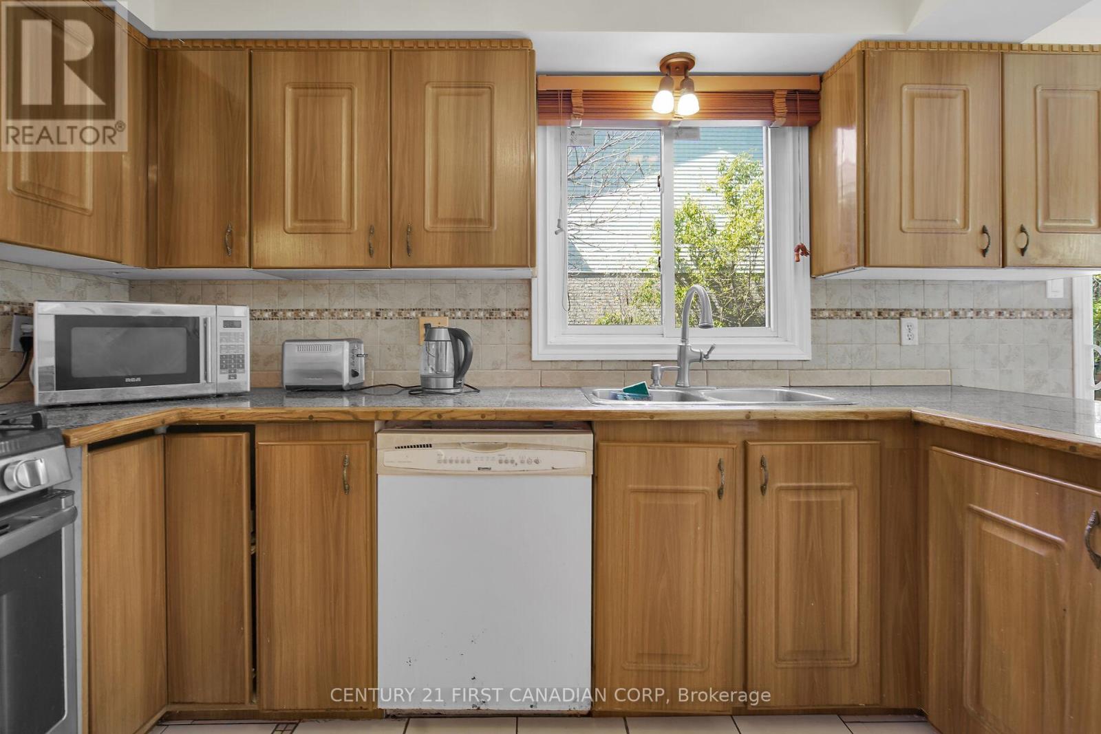 Photo 15 of 50 for 66 Nanette Drive N