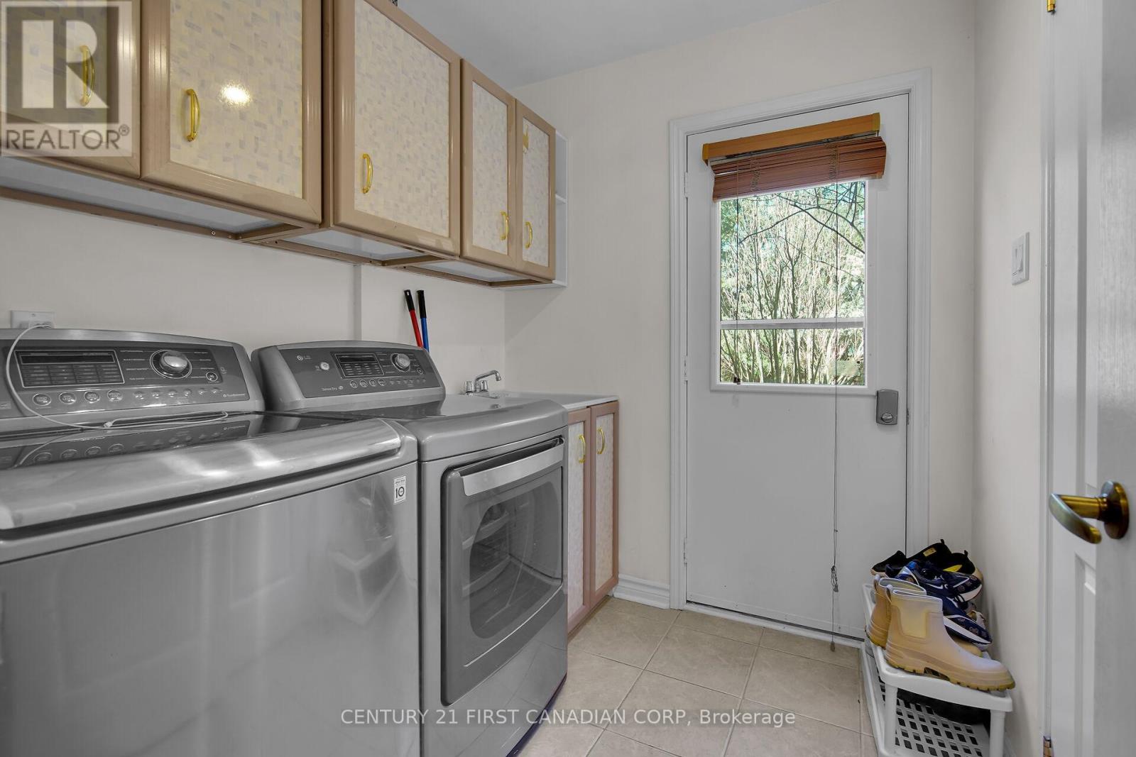 Photo 18 of 50 for 66 Nanette Drive N
