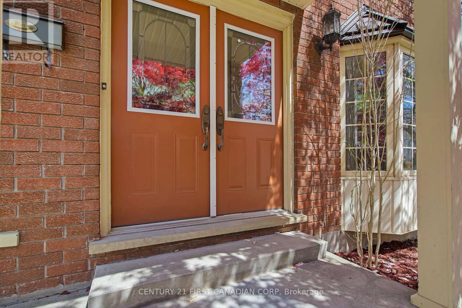 Photo 3 of 50 for 66 Nanette Drive N