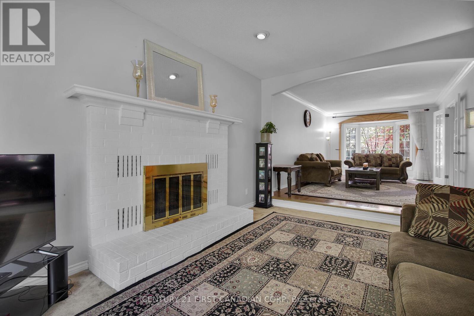 66 Nanette Drive N, London North (North B), Ontario  N5X 3L4 - Photo 9 - X12144247