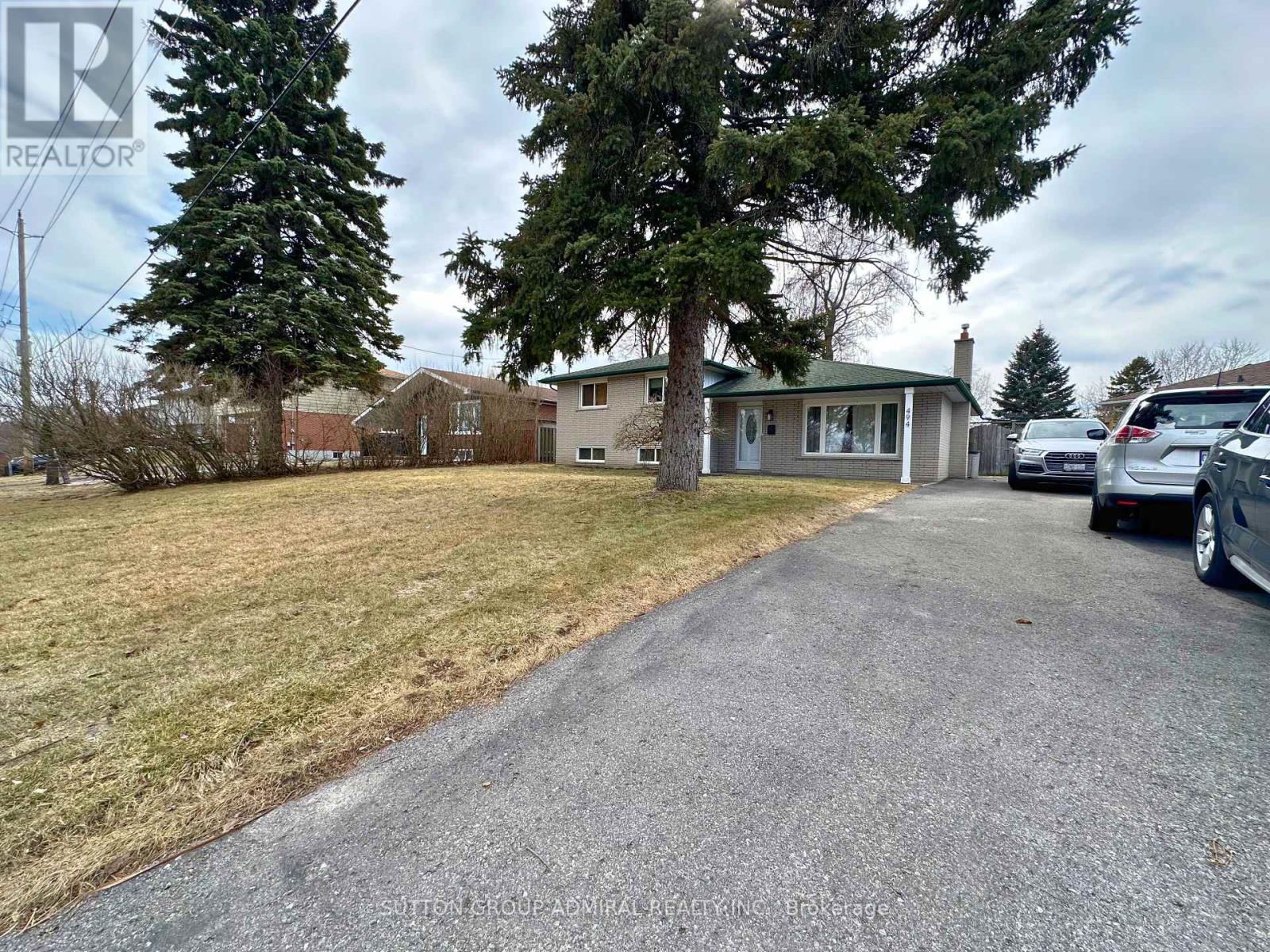 494 OSHAWA BOULEVARD, Oshawa, Ontario