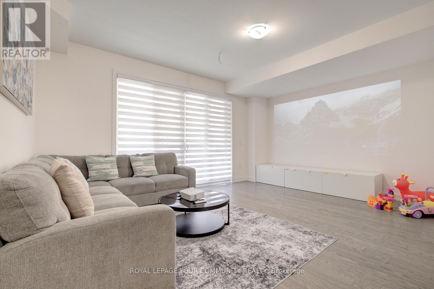 16 Glenngarry Crescent, Vaughan, Ontario  L6A 4Z4 - Photo 10 - N12144042