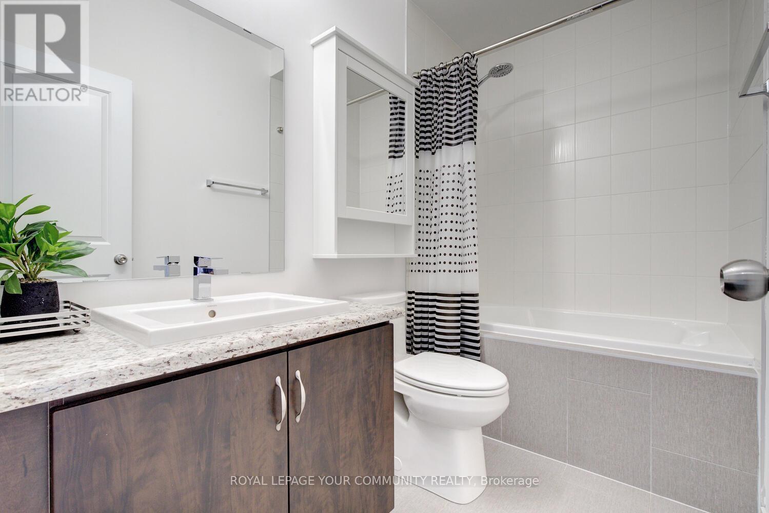 16 Glenngarry Crescent, Vaughan, Ontario  L6A 4Z4 - Photo 38 - N12144042