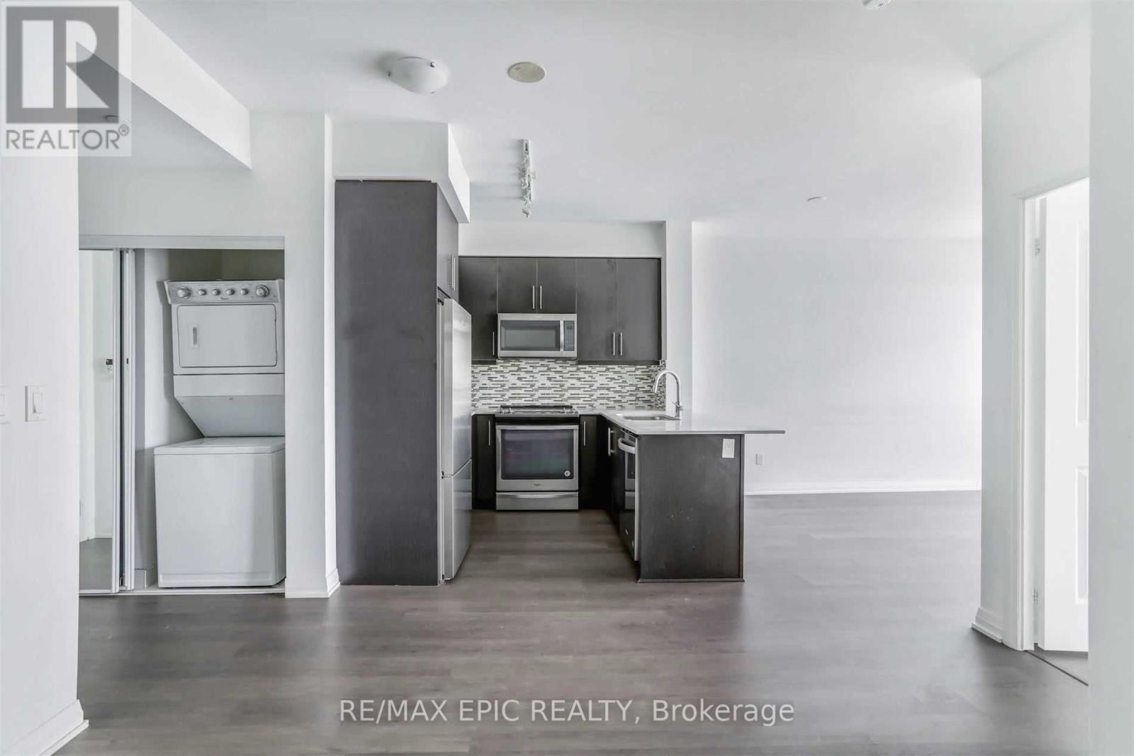 1507 - 65 Oneida Crescent, Richmond Hill, Ontario  L4B 0A1 - Photo 4 - N12144116