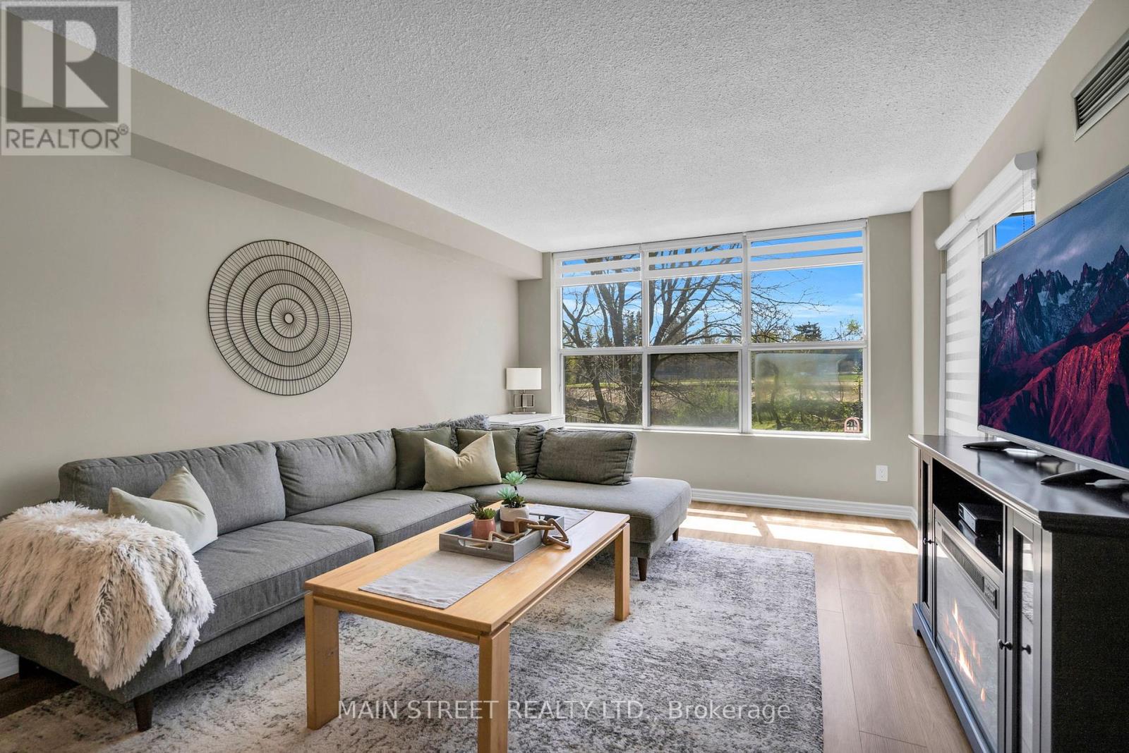 203 - 250 Davis Drive, Newmarket, Ontario  L3Y 7T7 - Photo 10 - N12144220