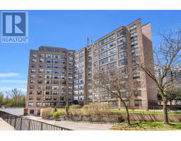 203 - 250 DAVIS DRIVE, Newmarket, Ontario