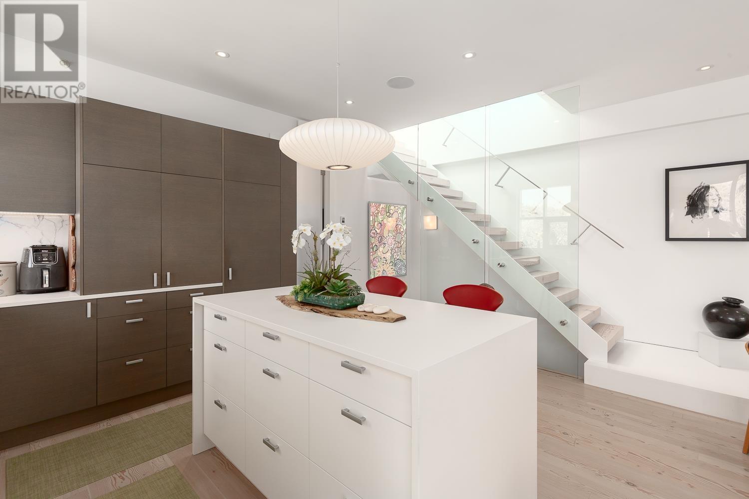 708 Heatley Avenue, Vancouver, British Columbia  V6A 4M1 - Photo 12 - R3002001