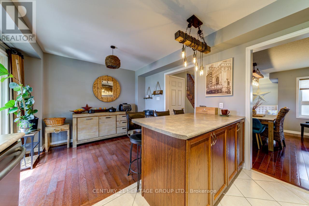 31 Lancaster Court, Barrie, Ontario  L4M 0G1 - Photo 13 - S12144067