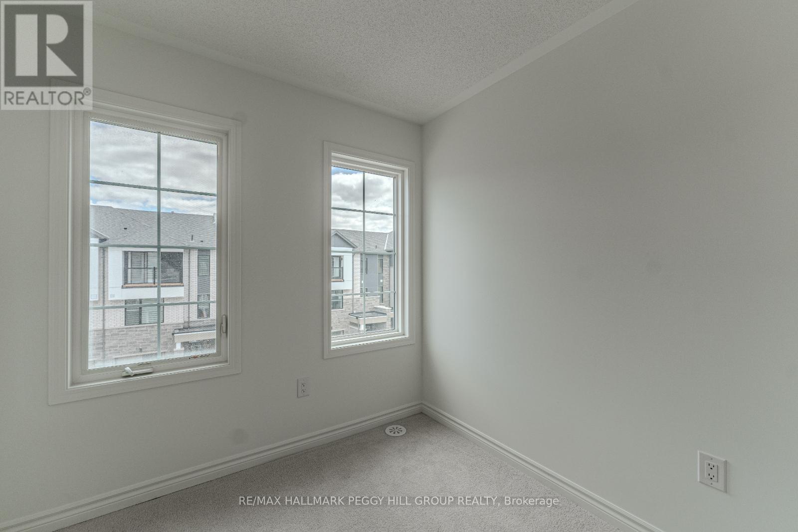 37 Pearen Lane, Barrie, Ontario  L9J 1A3 - Photo 11 - S12144211