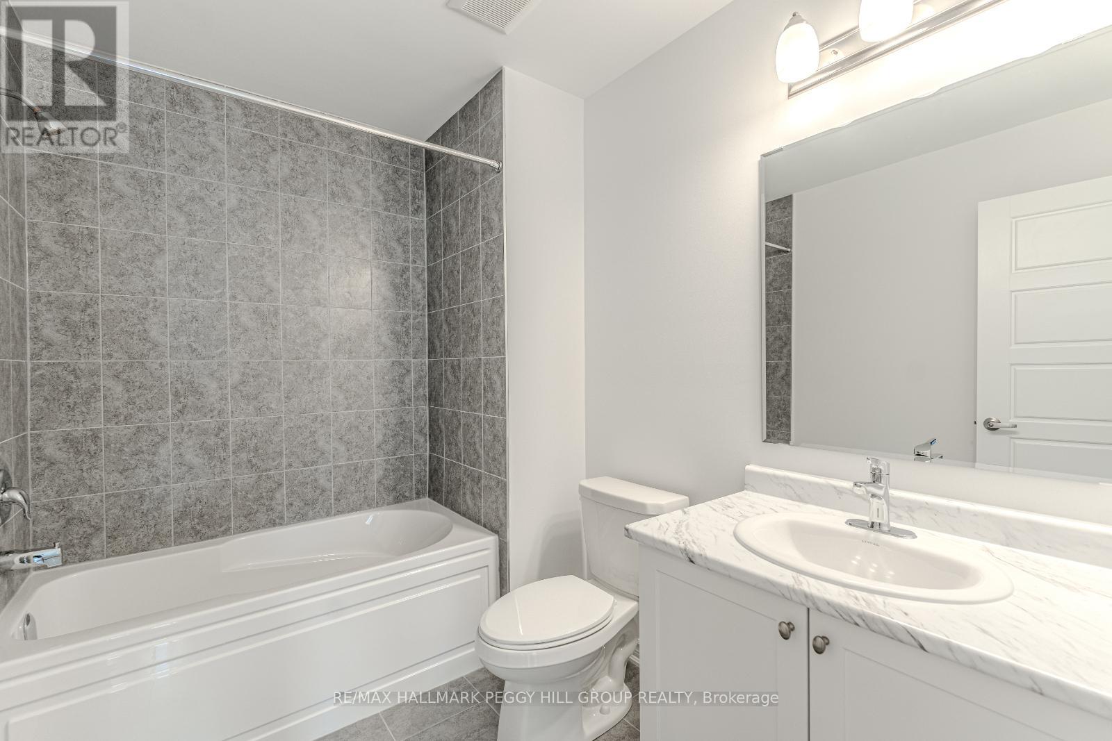37 Pearen Lane, Barrie, Ontario  L9J 1A3 - Photo 13 - S12144211