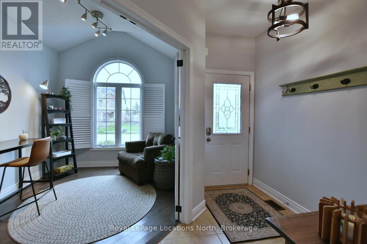10 Barr Street, Collingwood, Ontario  L9Y 0E5 - Photo 8 - S12144238