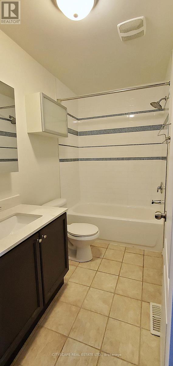 369 Kwapis Boulevard, Newmarket, Ontario  L3X 3H1 - Photo 20 - N12144217