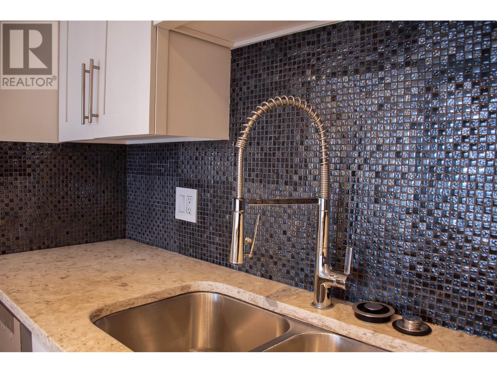 1301 3970 Carrigan Court, Burnaby, British Columbia  V3N 4S5 - Photo 4 - R3001400