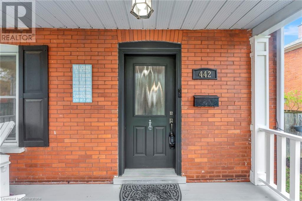 Property at 442 LOWTHER Street S image 5