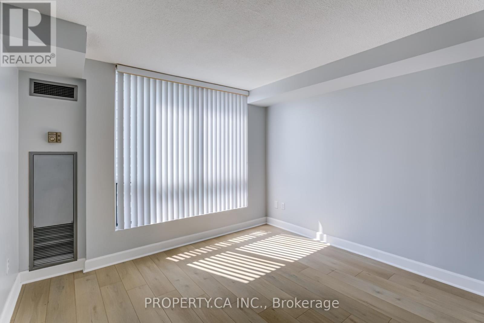 1412 - 101 Subway Crescent, Toronto, Ontario  M9B 6K4 - Photo 4 - W12144076