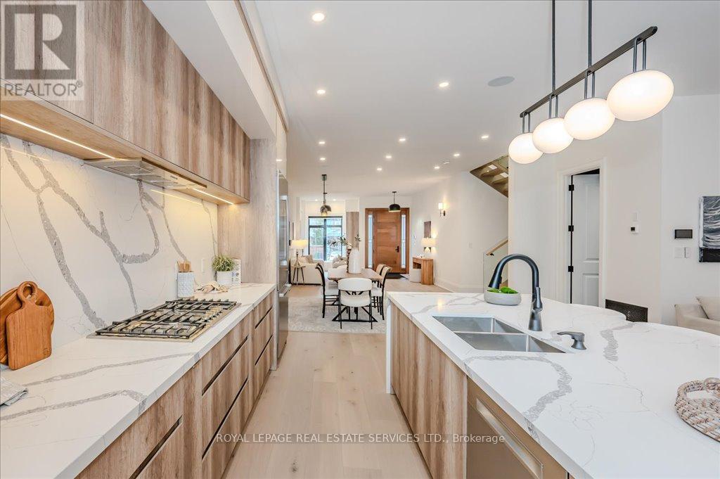 78 South Kingsway, Toronto, Ontario  M6S 3T3 - Photo 11 - W12144094