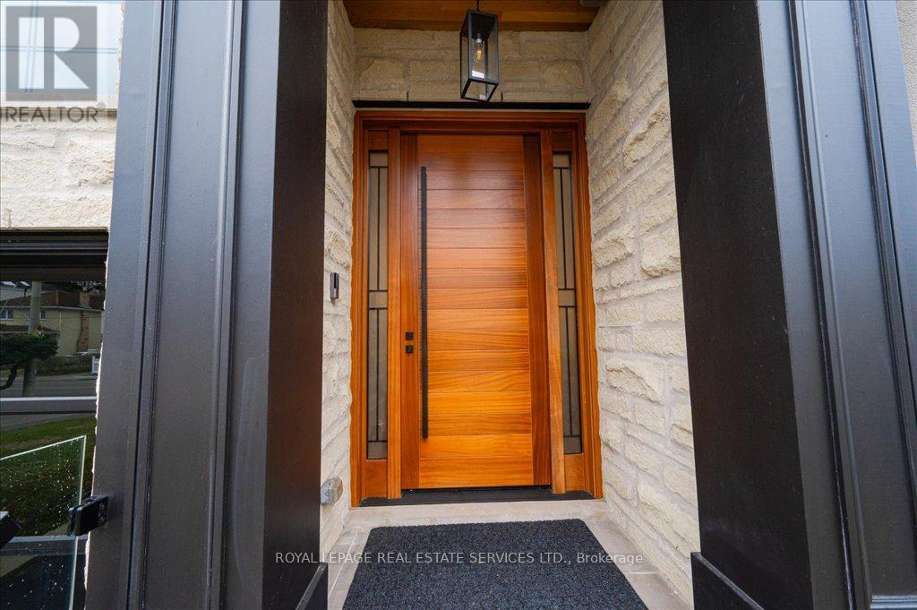 78 South Kingsway, Toronto, Ontario  M6S 3T3 - Photo 2 - W12144094