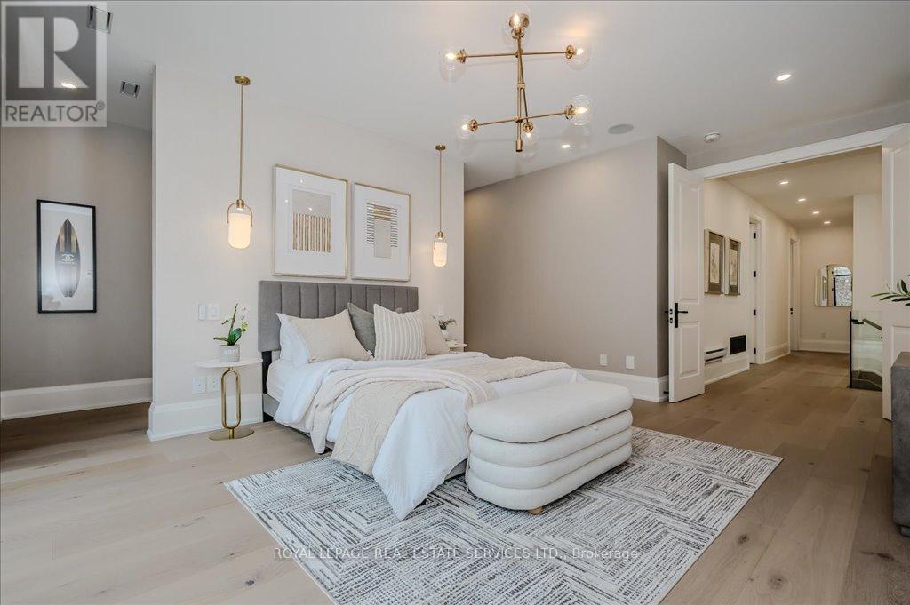 78 South Kingsway, Toronto, Ontario  M6S 3T3 - Photo 22 - W12144094