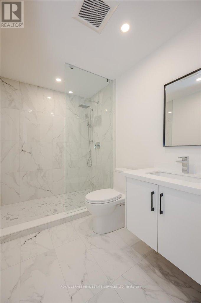 78 South Kingsway, Toronto, Ontario  M6S 3T3 - Photo 42 - W12144094