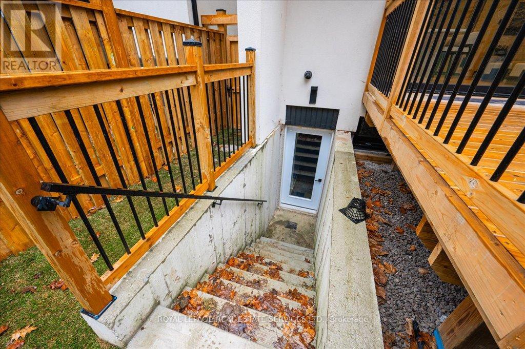 78 South Kingsway, Toronto, Ontario  M6S 3T3 - Photo 45 - W12144094