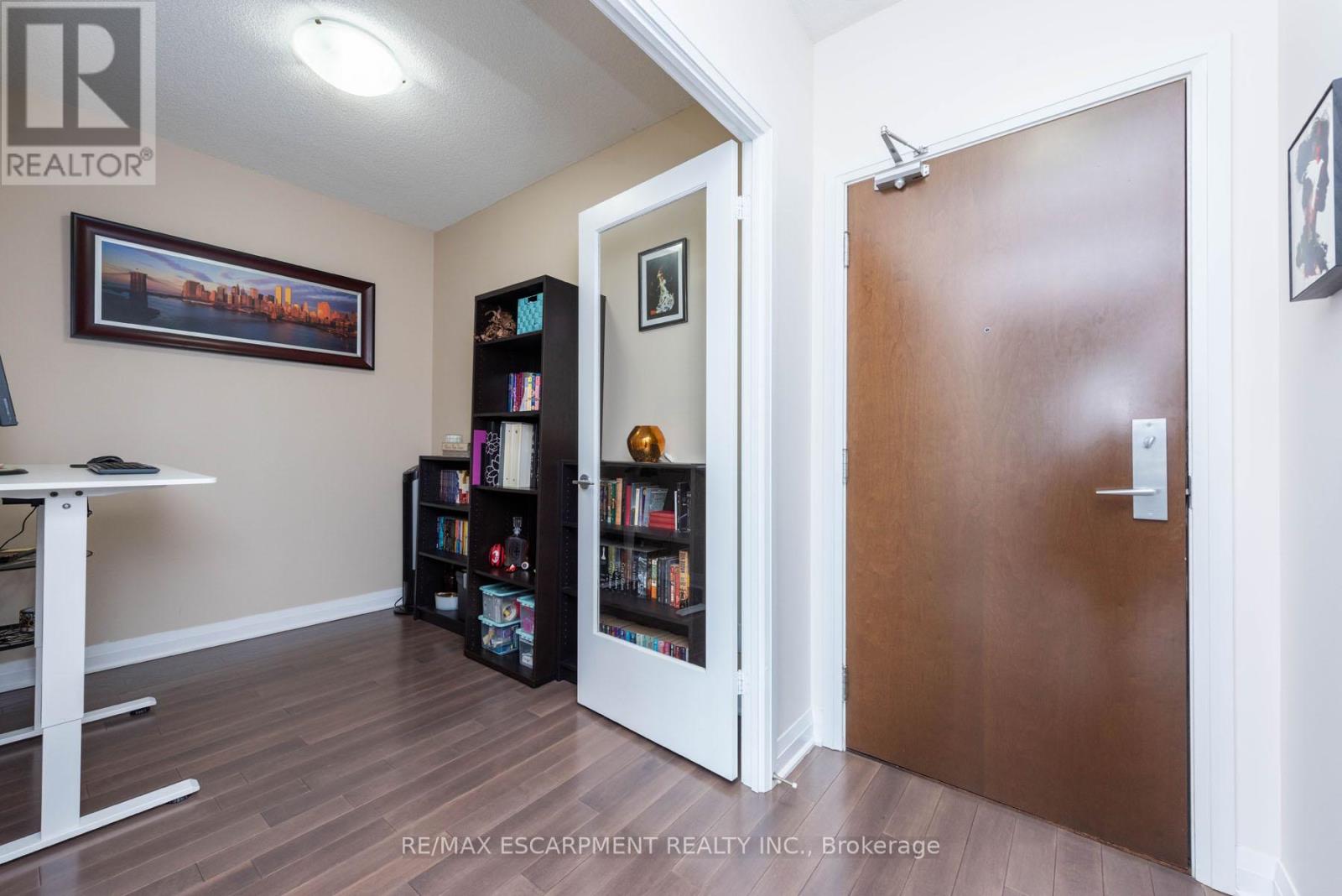 710 - 1055 Southdown Road, Mississauga, Ontario  L5J 0A3 - Photo 7 - W12144130