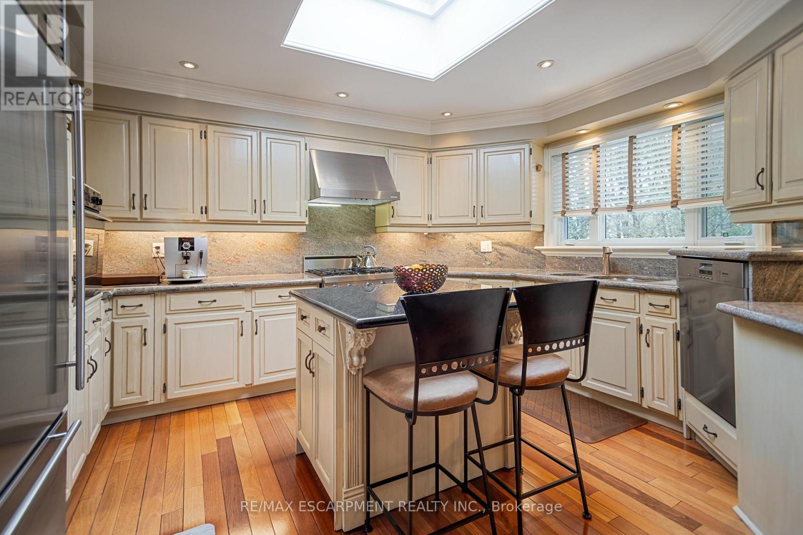 56 Cameo Street, Oakville, Ontario  L6J 5Y1 - Photo 12 - W12144148