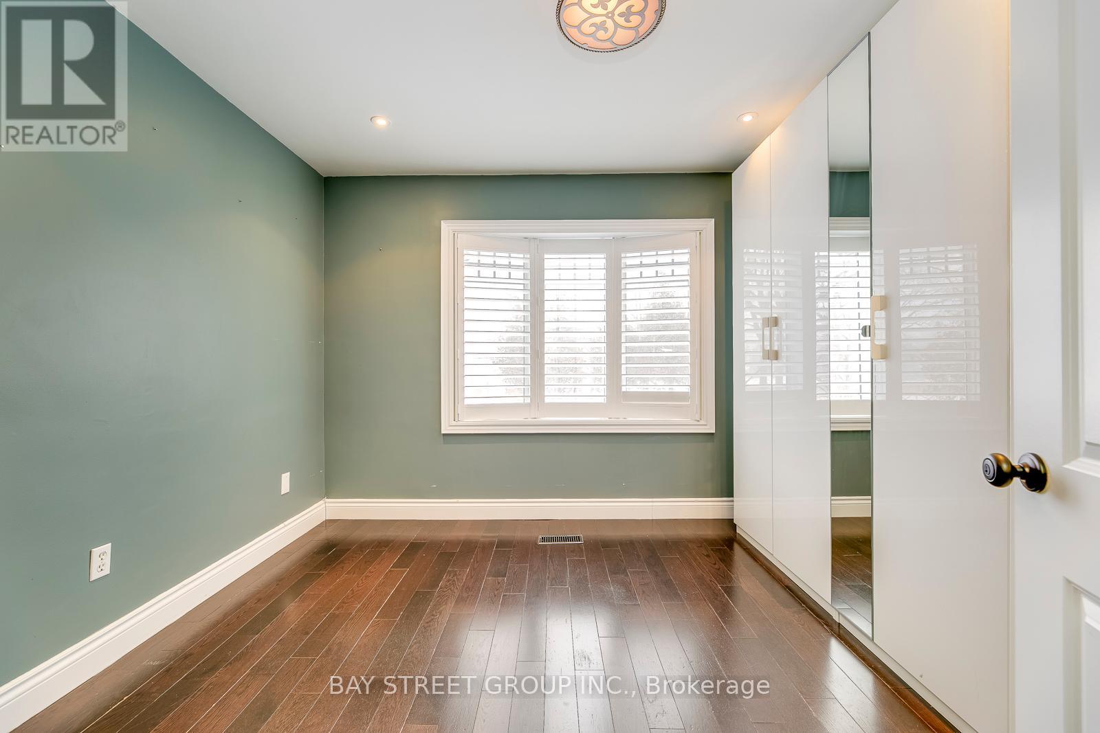 363 Lakeshore Road W, Oakville, Ontario  L6K 1G4 - Photo 31 - W12144173