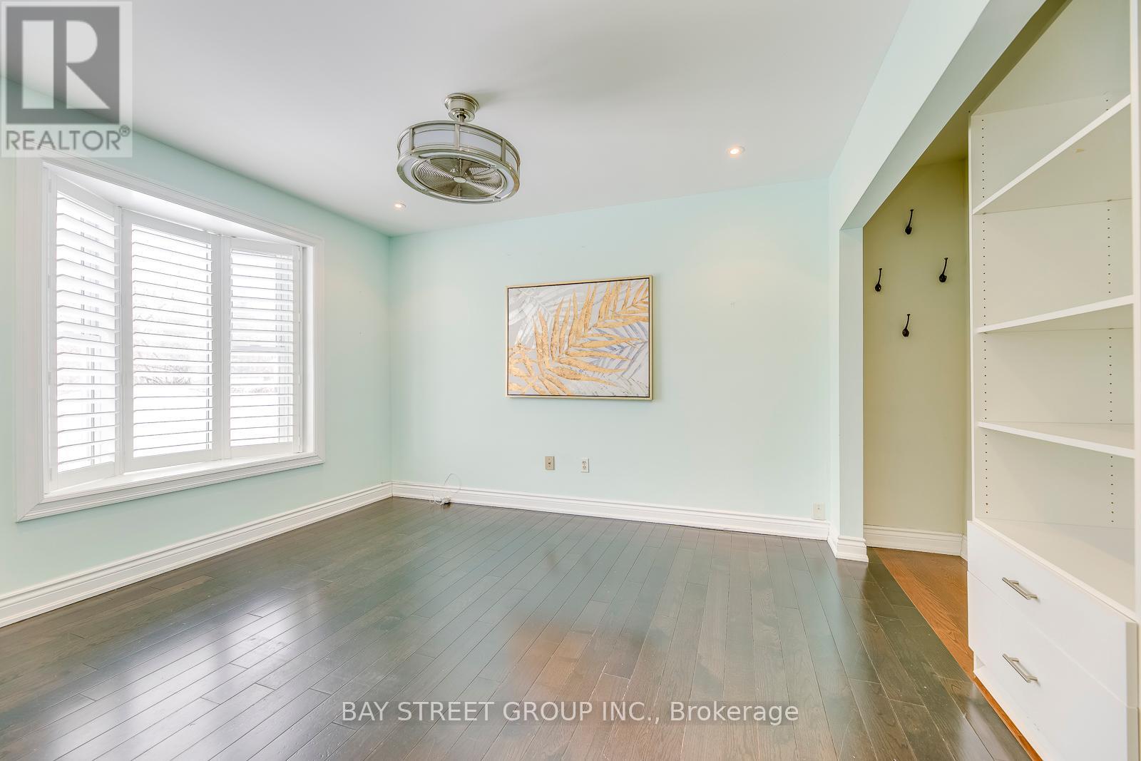 363 Lakeshore Road W, Oakville, Ontario  L6K 1G4 - Photo 33 - W12144173
