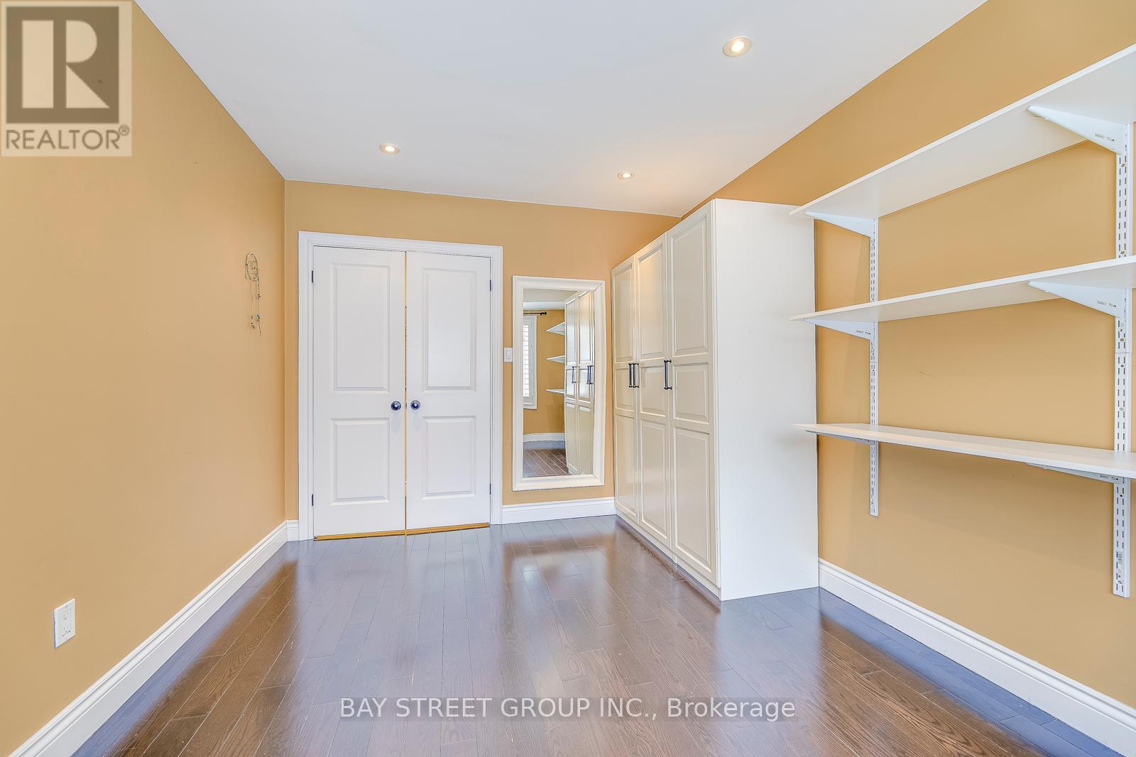 363 Lakeshore Road W, Oakville, Ontario  L6K 1G4 - Photo 36 - W12144173