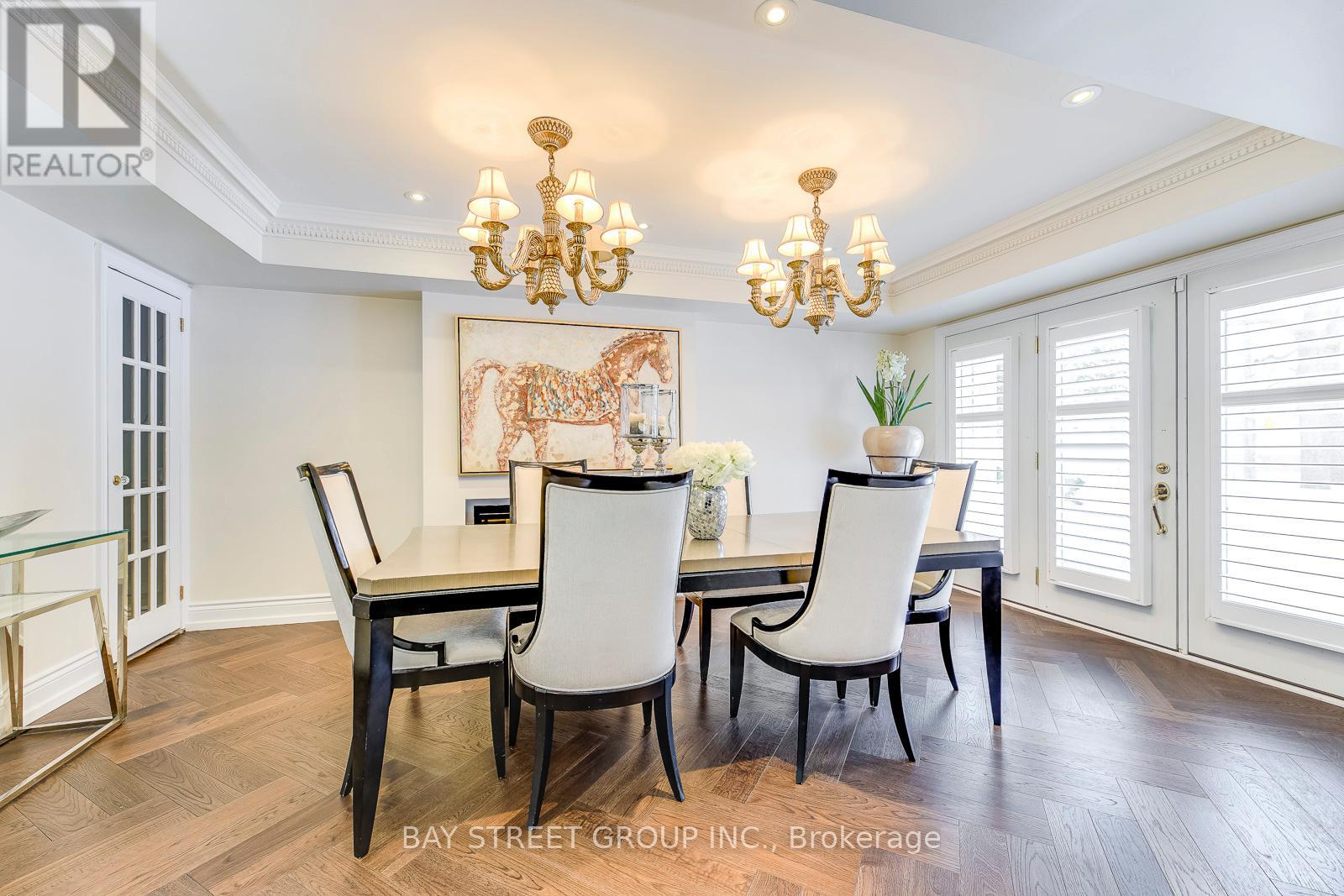363 Lakeshore Road W, Oakville, Ontario  L6K 1G4 - Photo 4 - W12144173