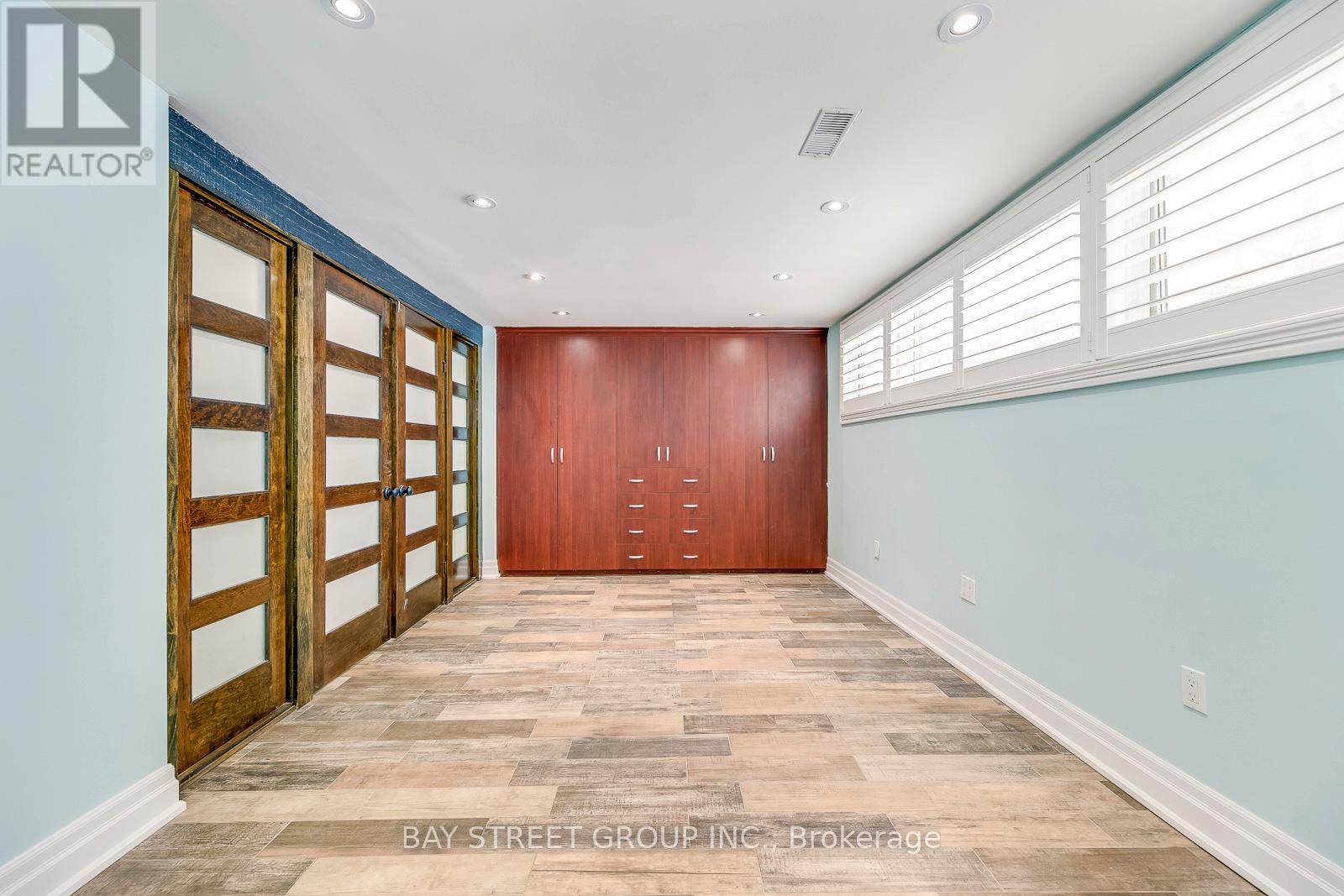 363 Lakeshore Road W, Oakville, Ontario  L6K 1G4 - Photo 40 - W12144173