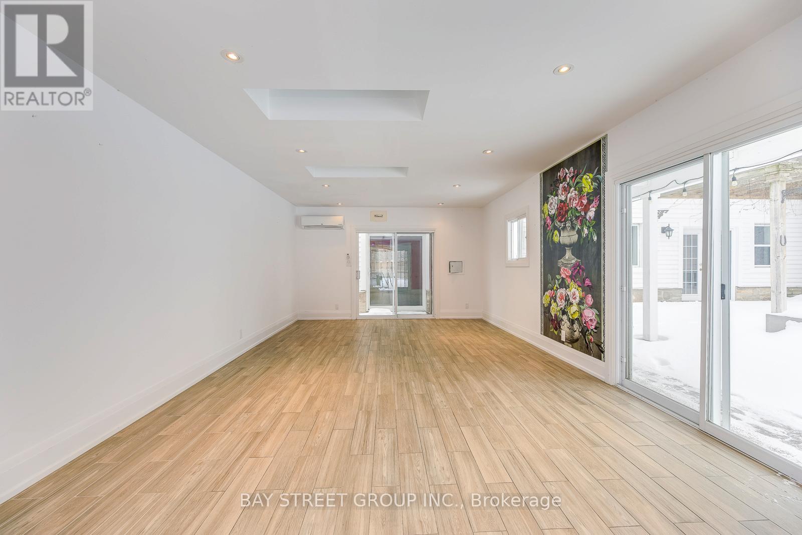 363 Lakeshore Road W, Oakville, Ontario  L6K 1G4 - Photo 44 - W12144173